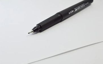 黑笔作文300字推荐6篇