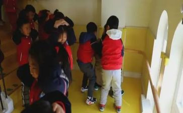 校园防踩踏班会教案6篇