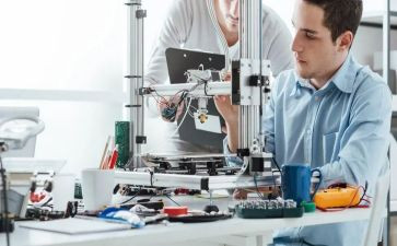 技工学校周工作总结8篇