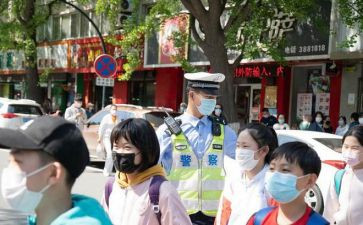 保护校园环境倡议书参考8篇