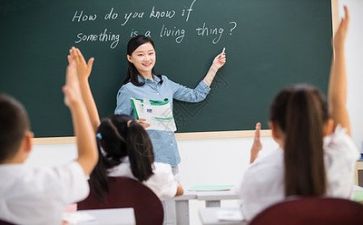 优秀生活老师工作总结6篇