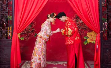最新婚礼证婚人讲话稿8篇