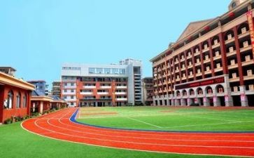 我在学校里的作文参考6篇