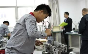 中职学校开学校长讲话稿5篇